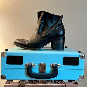 Freebird “Salt” Black Leather Booties size 9